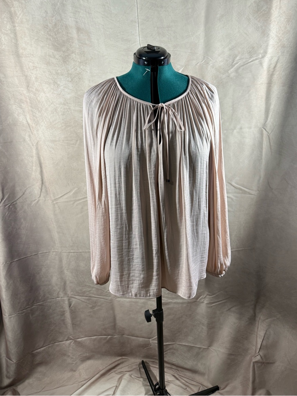 497-Jennifer Lopez Blush Gathered Peasant Top with Tie